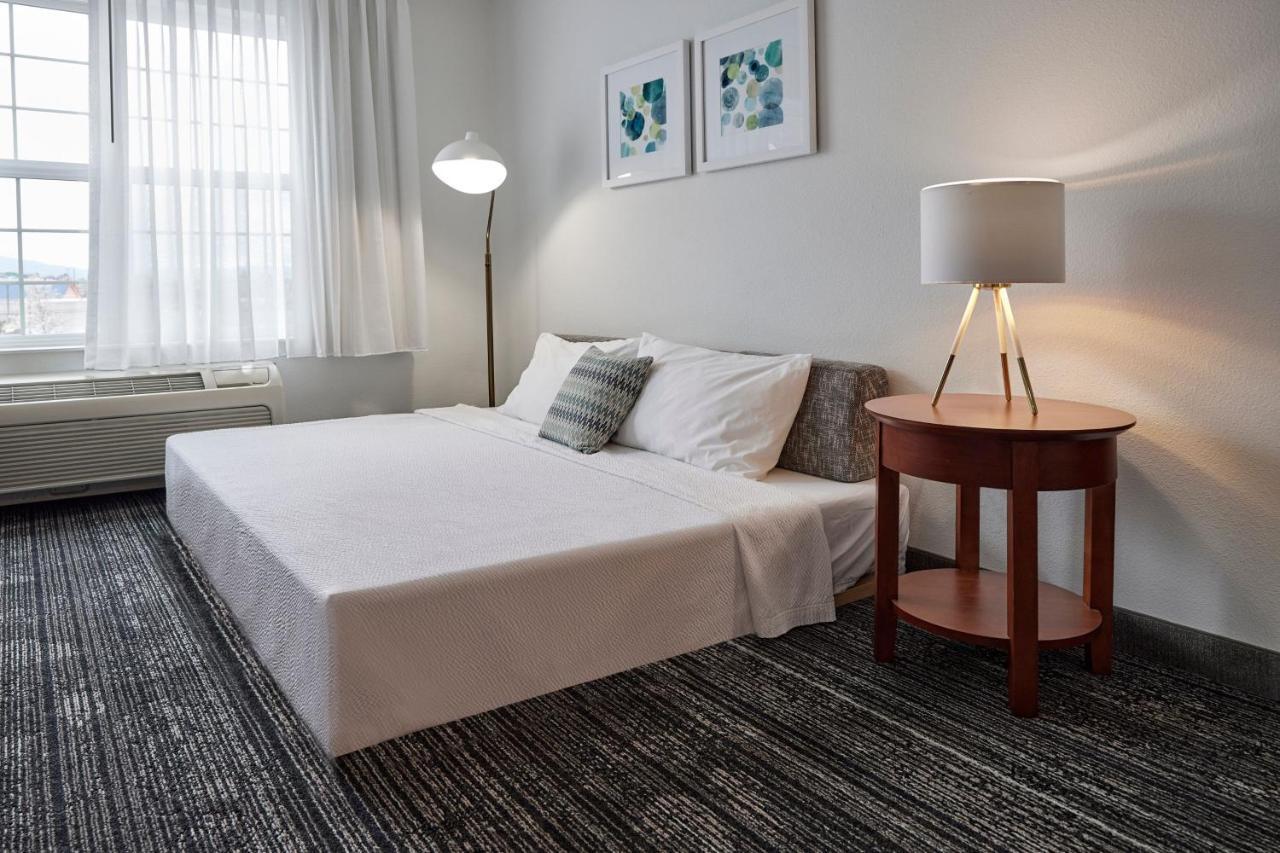 ทาวน์เพลซ สวีท เมดฟอร์ด Hotel ภายนอก รูปภาพ