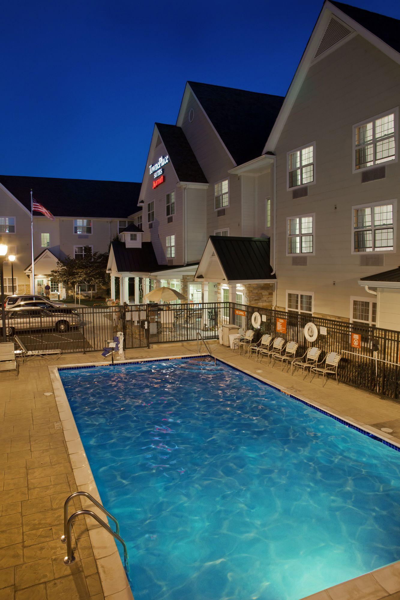 ทาวน์เพลซ สวีท เมดฟอร์ด Hotel ภายนอก รูปภาพ