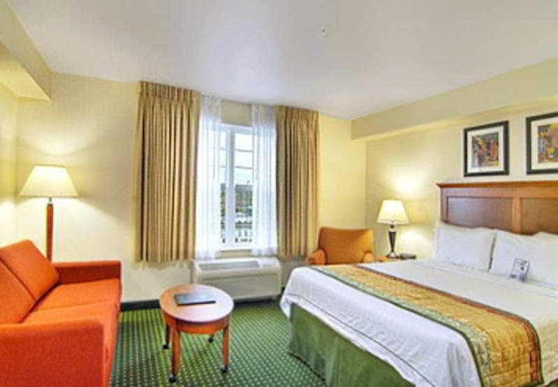 ทาวน์เพลซ สวีท เมดฟอร์ด Hotel ภายนอก รูปภาพ